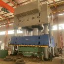 []铭格4000吨液压机，台面3000年准新机，感兴趣的联系